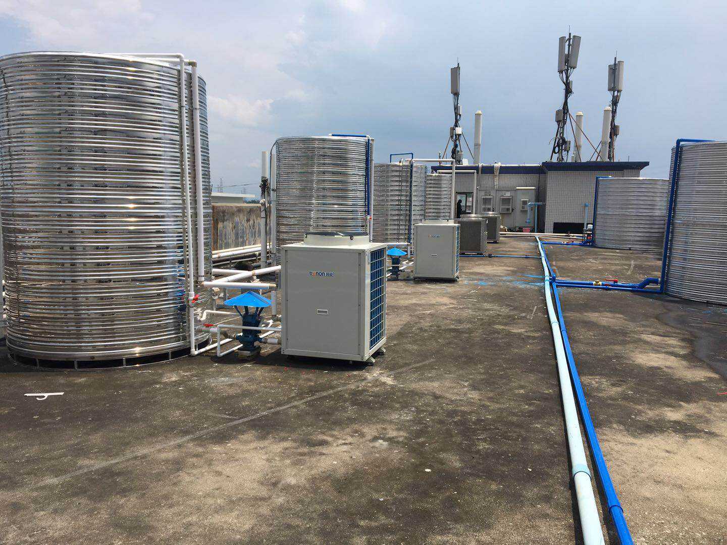 工廠宿舍安裝空氣能熱水器